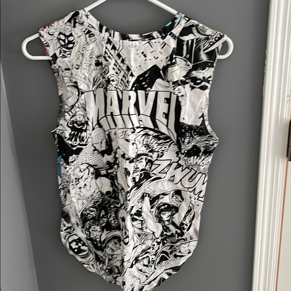 Marvel tank - Picture 3 of 3